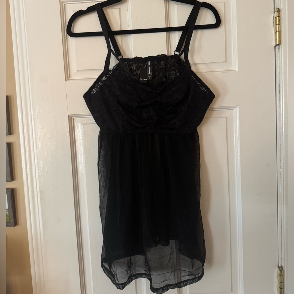 Torrid Size 0 NWT floral lace black bandeau top